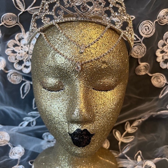 Gorgeous Diamond and Silver Tiara with 2 Teardrop chains